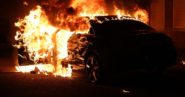 У Києві спалили авто скандального депутата від "Свободи": подробиці та відео