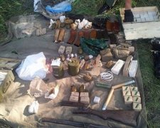 Під Харковом знайшли арсенал зброї