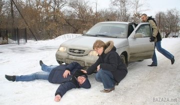 В Киеве аферисты прыгают под колеса автомобилей