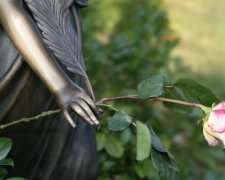 Жуткие роды: покойница стала мамой прямо в гробу