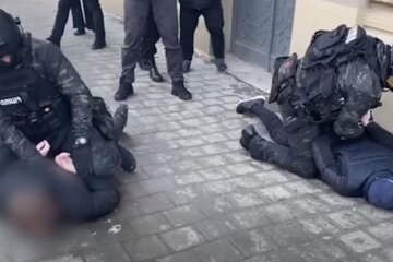 Затримання членів організованої злочинної групи, скріншот: YouTube