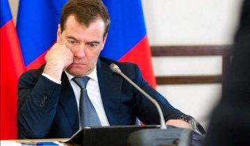 Медведєв подарує росіянкам стратегію на 8 березня