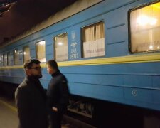 Укрзализныця неожиданно умножила уровень страданий, пассажиры устали: "Простым маркером...", фото