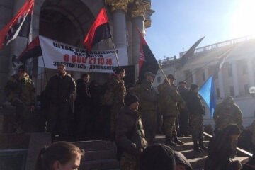 В ходе столкновений в Киеве пострадали десяток "блокадников"