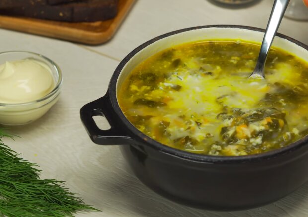 Щавелевый суп с яйцом: классический рецепт сезонного блюда