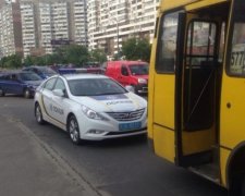 Злий київський водій напав на маршрутника