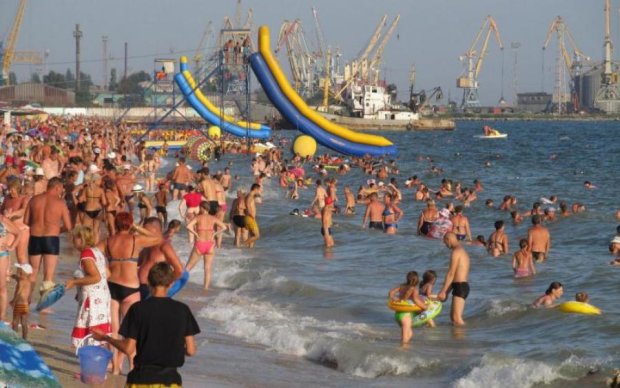 Стало відомо, яких пляжів українцям краще триматися осторонь
