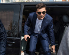 Зеленского внезапно заметили под Радой, узнать нереально: президент со стальными мышцами