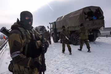 Украинские воины ликвидировали главаря боевиков: топтать флаг - плохая примета