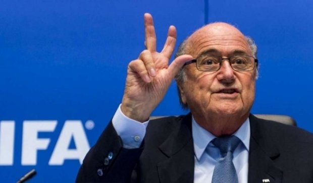 Блаттер продолжает получать зарплату от ФИФА