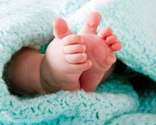 Роды шестиклассницы шокировали всю Украину: отчим рассказал о "любви"