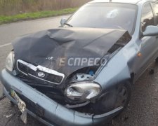 Одразу чотири авто паралізували один з в'їздів до Києва