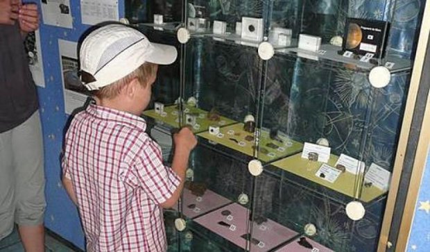 Украинец продает метеориты, чтобы помочь бойцам АТО (фото)