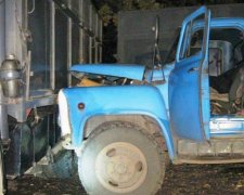 П’ятеро людей постраждали у зіткненні двох вантажівок (фото)