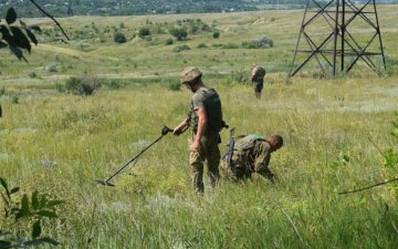 Украинские воины показали охоту на летающих "шпионов"