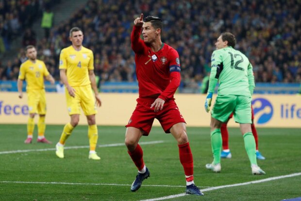 Роналду забил 700-й гол в карьере, но остался недоволен: "Неприятный осадок"
