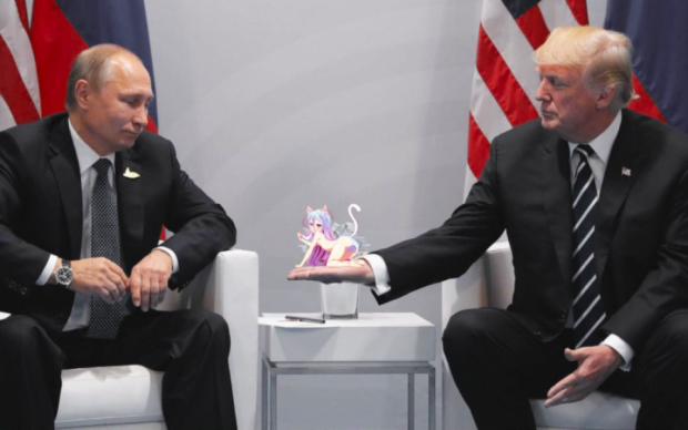 Зустріч Трампа і Путіна "увіковічнили" у яскравих фотожабах