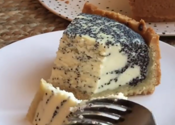 Творожно-маковый пирог, кадр из видео