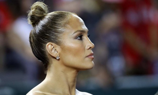 "Полная туфта": руки-базуки Дженнифер Лопес вывели  фанатов из себя