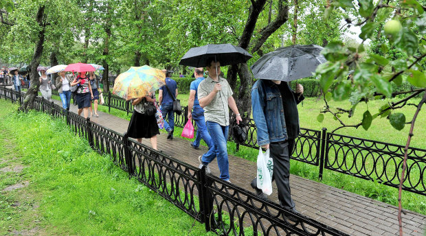 Погода в Днепре на 25 июля: лето окончательно "отбилось от рук", о прогулках можно забыть