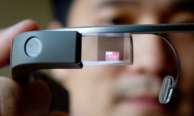 Facebook разрабатывает очки будущего