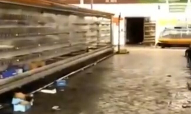 Окупанти пограбували супермаркет, скпіншот