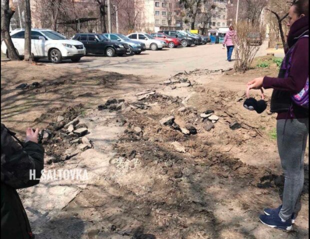 В Харькове фура "прошлась" по дворам и оставила горожан без асфальта: полюбуйтесь
