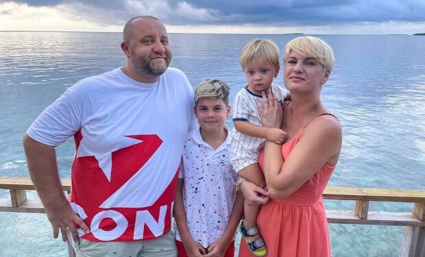 Єгор Крутоголов з сім'єю, фото з Instagram