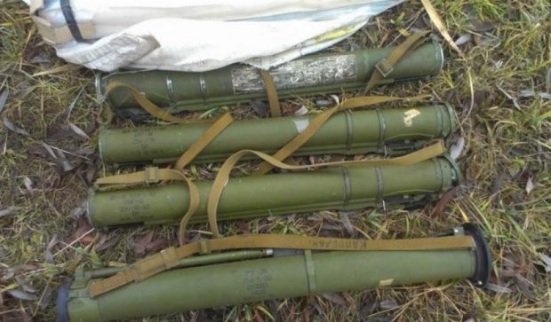 Тайник с тротилом и гранатометами  нашли на Луганщине (фото)