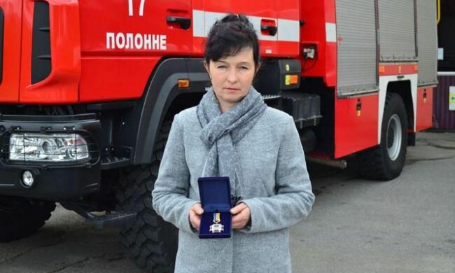 Хмельниччанка вынесла из горящего дома двух детей, фото ГУ ГСЧС в области