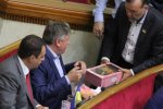 Вредные привычки депутатов: зависимость от интернета, недоедание и лузганье семечек

