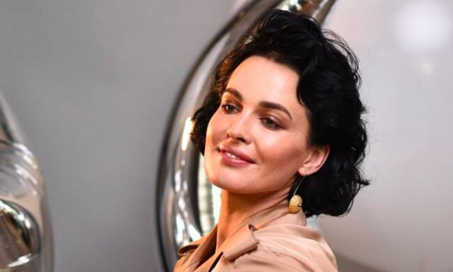 Астафьева показала, как утеплилась на зиму, теплый пуховик и обнаженная грудь: горячие кадры