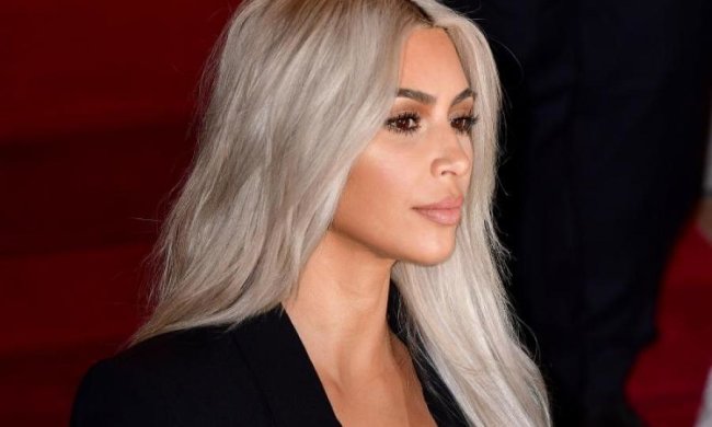 Лето 3018: космическая Кардашьян засветила соски