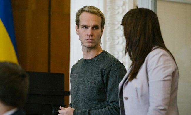 У Трампа грозит электрический стул: винницкий суд отправил "домой" американца из "Азова"