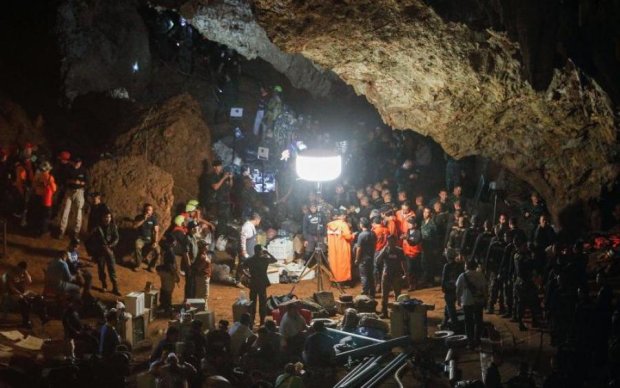 Ілона Маска не пустили рятувати дітей з затопленої печери 
