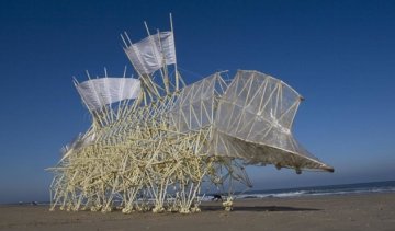 Художник создал «живые» скульптуры из дерева (фото, видео)