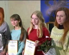 На Львівщині школярки врятували жертву "синього кита"