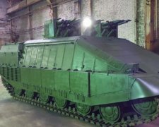Танк Авакова содержит части домофона