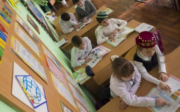 Детям крымских татар сделали сюрприз к учебному году