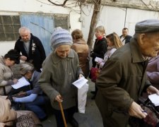 МВФ вимагає пожертвувати українськими пенсіонерами