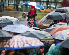 Примхи погоди: українцям порадили утеплятися