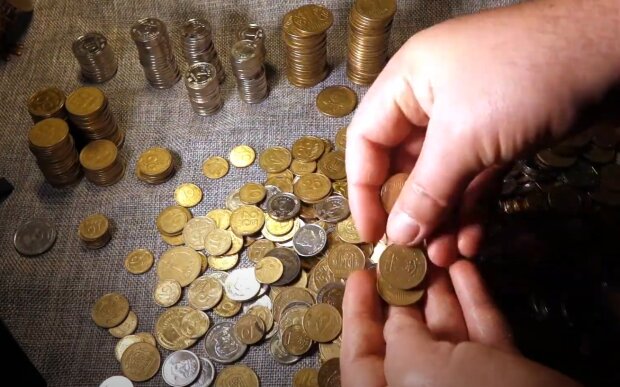 Монети. Фото: скрін youtube