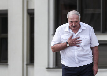 Лукашенко на зустрічі з мітингувальниками, скрін з фото