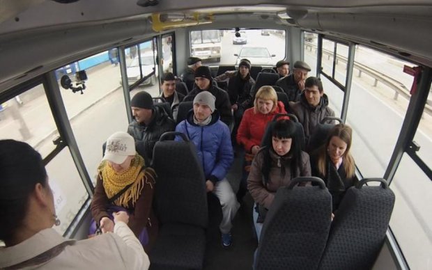 Домогательства в маршрутках Киева: в сеть слили фото наглого любителя ягодиц