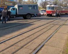 У Києві євробляха знесла сім'ю на переході та паралізувала цілий район
