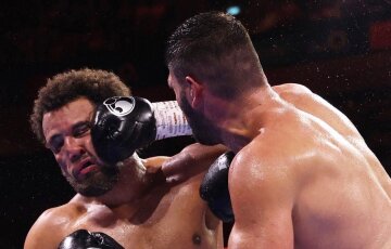 Филип Хргович и Мозес Итаума во время боя за титул IBF в Лондоне