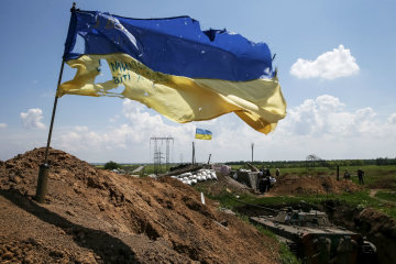 На Донбассе появились сине-желтые флаги, везде слышно "Слава Украине": что происходит