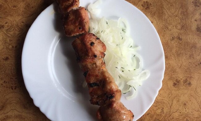 Во сколько украинцам обойдется свинина на шашлык и борщ: сравнение цен в популярных супермаркетах