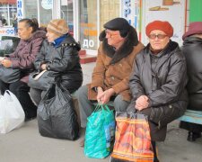 Скандал з Prada у Раді, прорив у лікуванні коронавірусу, благання Поклонської та оформлення пенсій - головне за ніч