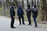 На Львівщині копи оштрафували сотні порушників карантину - мінус дві зарплати за маску